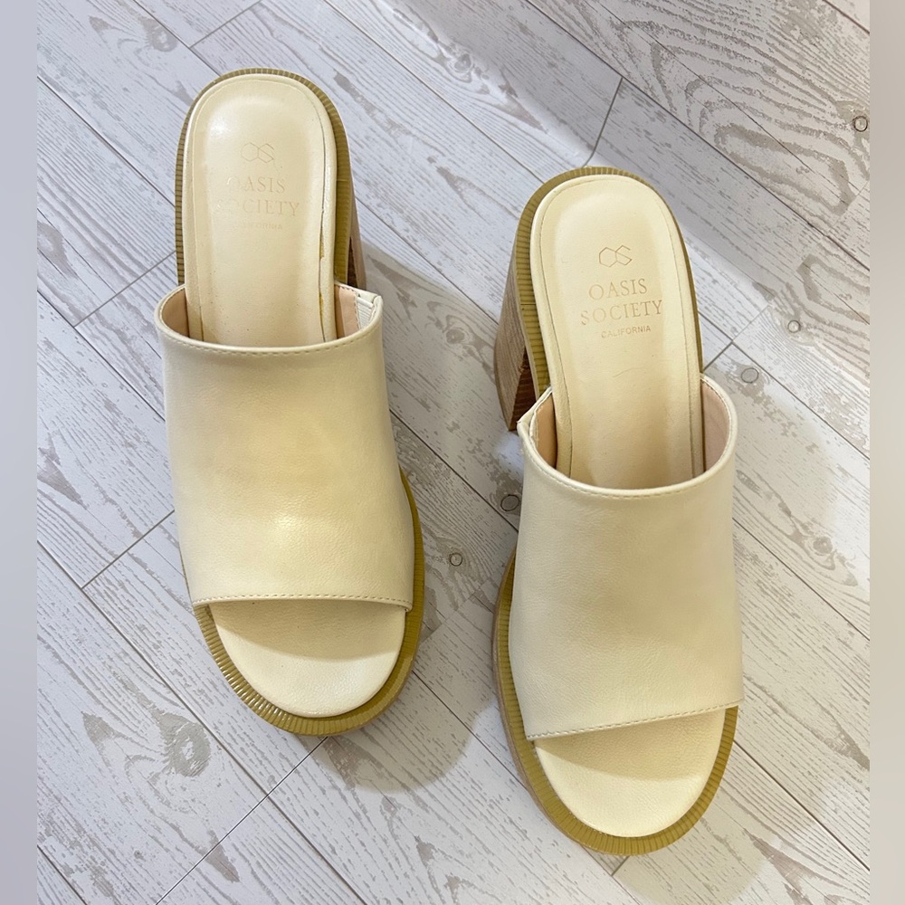 Elegant Cream Heeled Mules - Picture 2 of 11